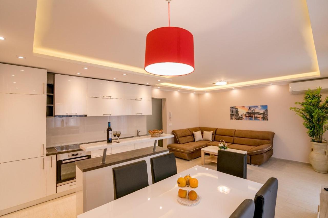 Apartmani Matej Kotor Eksteriør billede