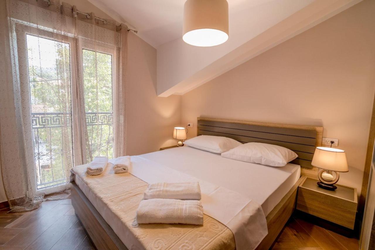 Apartmani Matej Kotor Eksteriør billede
