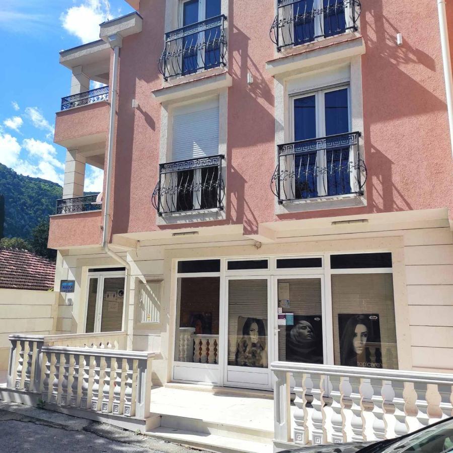 Apartmani Matej Kotor Eksteriør billede