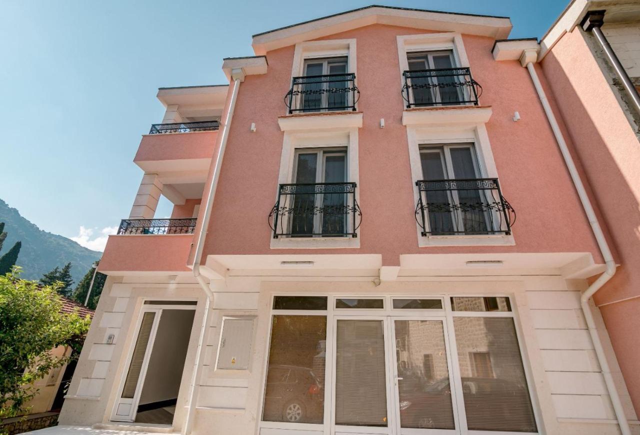 Apartmani Matej Kotor Eksteriør billede