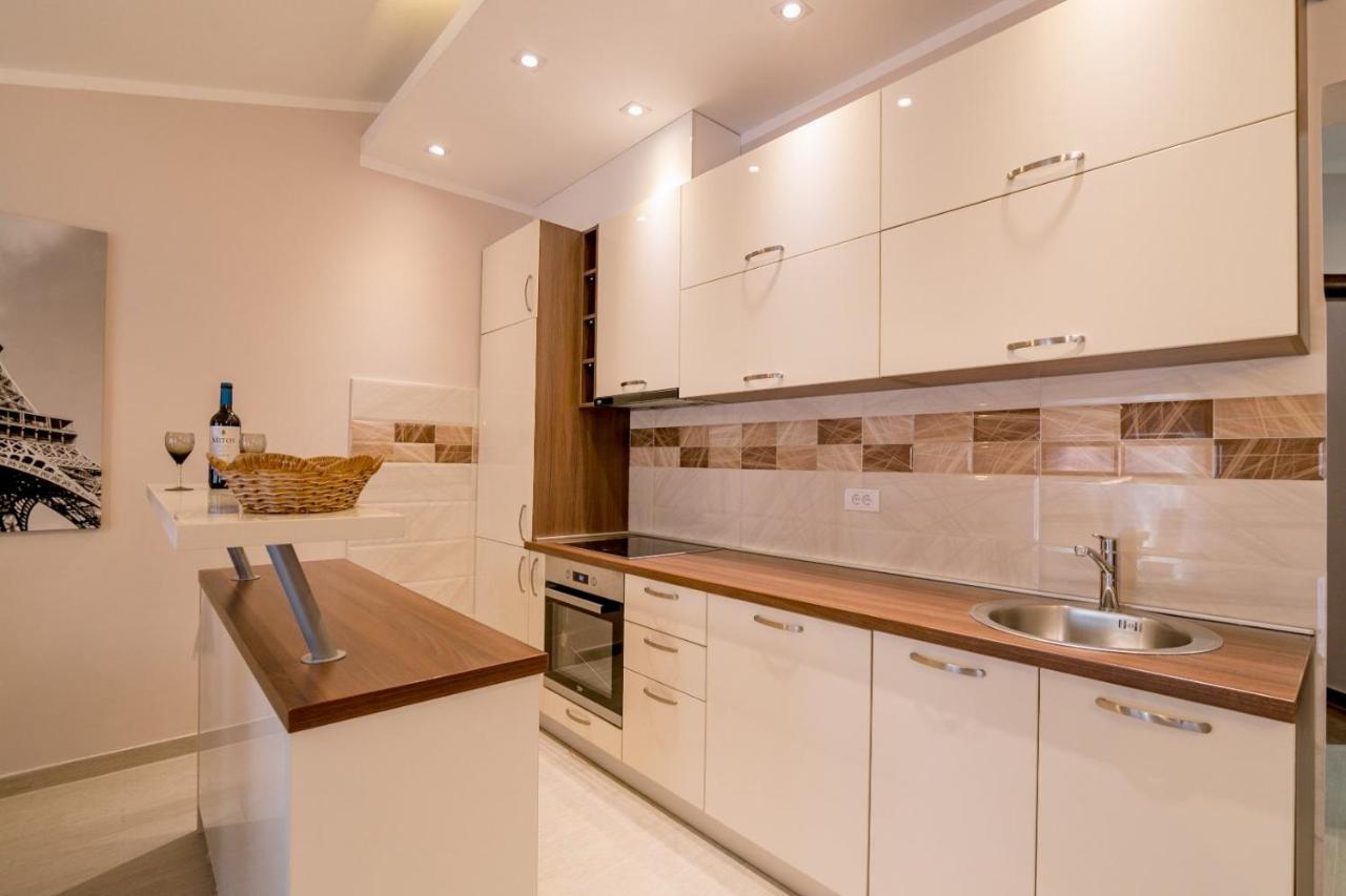 Apartmani Matej Kotor Eksteriør billede