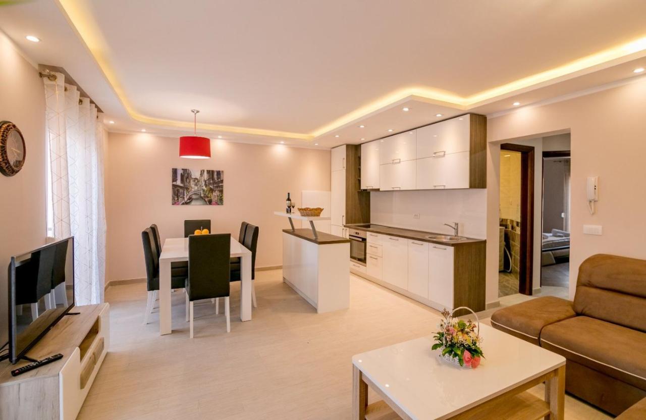 Apartmani Matej Kotor Eksteriør billede