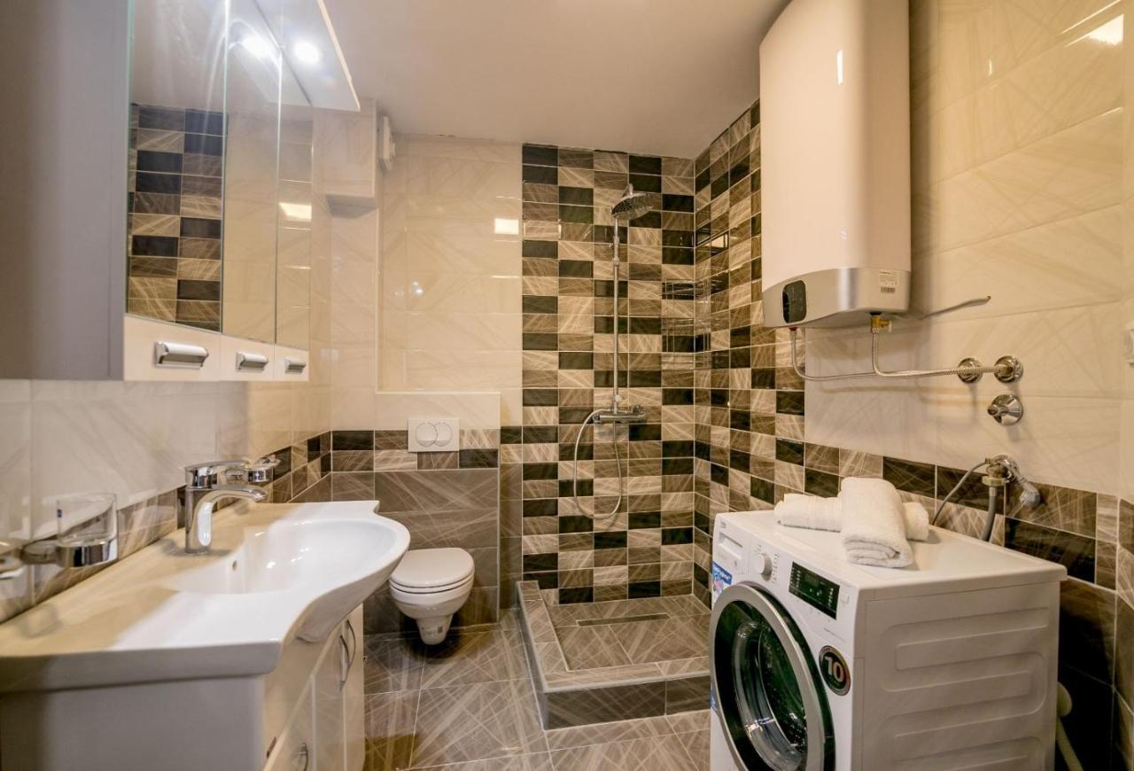 Apartmani Matej Kotor Eksteriør billede
