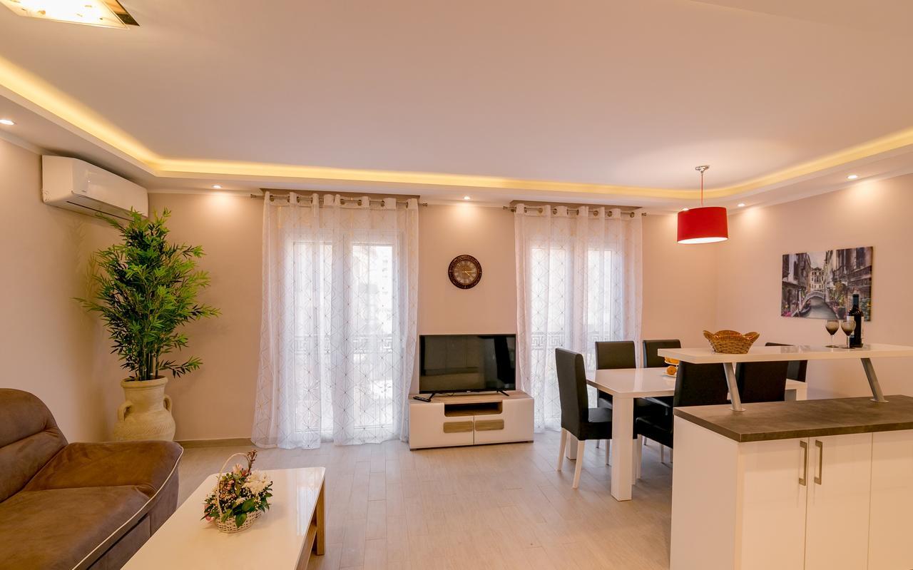 Apartmani Matej Kotor Eksteriør billede